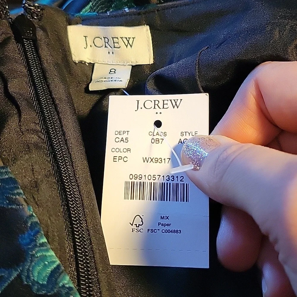 Embroidered Floral Skirt - Picture 4 of 12